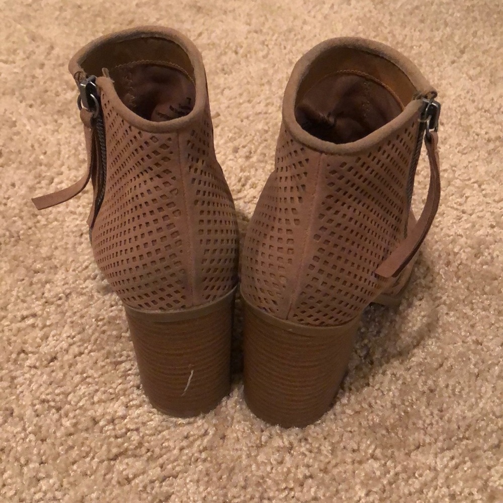 Universal Thread Bootie - Picture 3 of 4
